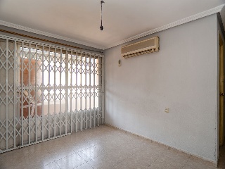 Piso en Barrio de los Rosales 5