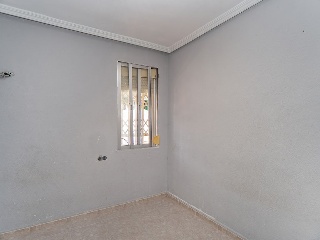Piso en Barrio de los Rosales 13