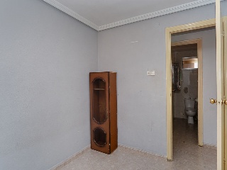 Piso en Barrio de los Rosales 14
