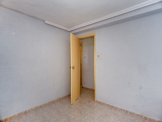 Piso en Barrio de los Rosales 16
