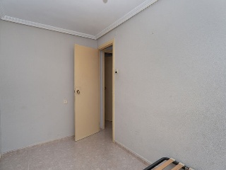 Piso en Barrio de los Rosales 18