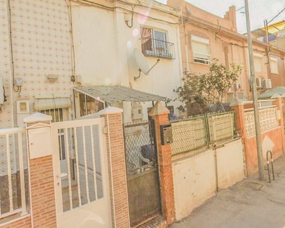 Casa adosada en C/ Alcalde Cirilo Molina