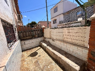 Casa adosada en C/ Alcalde Cirilo Molina 8