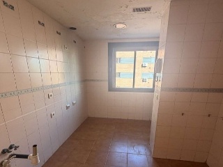 Piso, garaje y trastero en C/ Faustino Cordón Bonet, Madrid  6