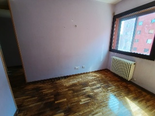 Piso, garaje y trastero en C/ Faustino Cordón Bonet, Madrid  17