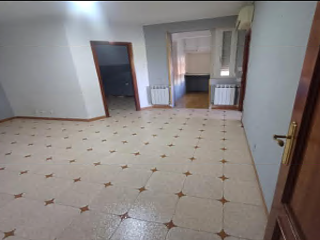 Piso en C/ Lardero, Madrid 3