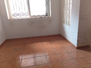 Piso en C/ de Sennent 6