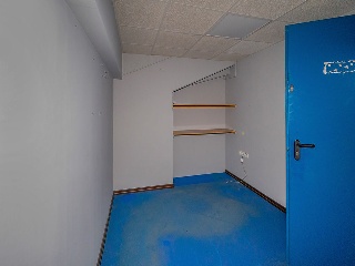 Nave en C/ seis de junio 20