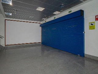 Nave en C/ seis de junio 24