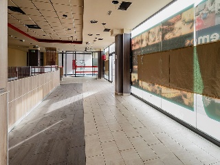 Nave en C/ seis de junio 35