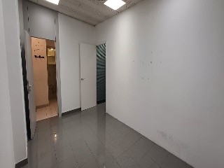 Local en C/ Joan Fuster, Sarrià de Ter (Girona) 4