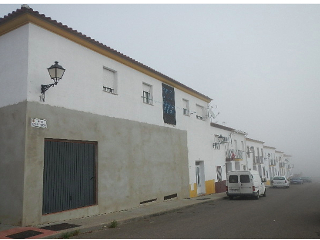 Local en venta en Villanueva Del Fresno de 327  m²