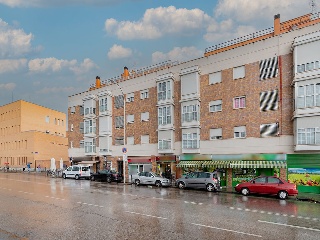 Pisos con plaza de garaje en C/ Domingo Párraga, Madrid 2