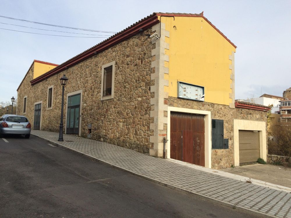 Local en venta en Plasencia por 87.000€ Local en venta