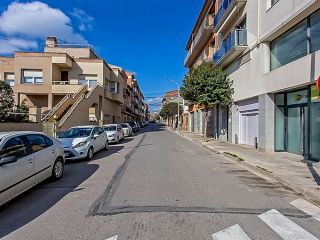 Promoción de locales en venta en c. prat de la riba, 18 en la provincia de Barcelona 3