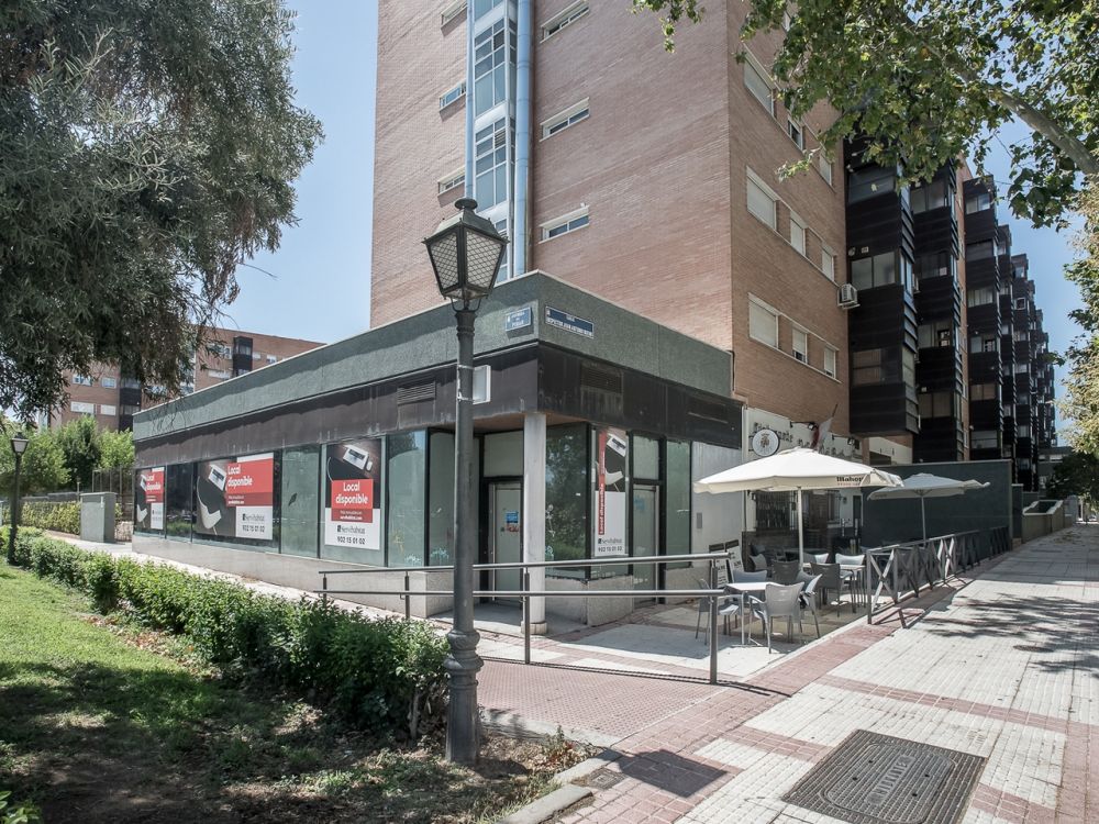 Local en venta en C. Inspector Juan Antonio Bueno, 4, Alcorcon, Madrid