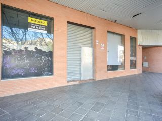 Local en venta en plaza joan tutau i verges, 1, Figueres, Girona 2