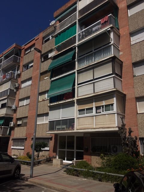 Piso en venta en C. Ramon D`abadal, 57, Santa Perpetua De Mogoda, Barcelona