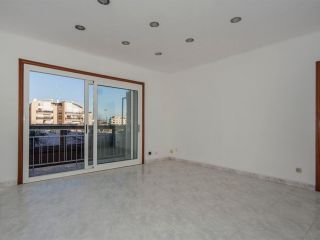 Piso en venta en C. Cresques Elies..., Figueres, Girona 3