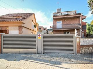 Unifamiliar en venta en Barbera Del Valles de 212  m²