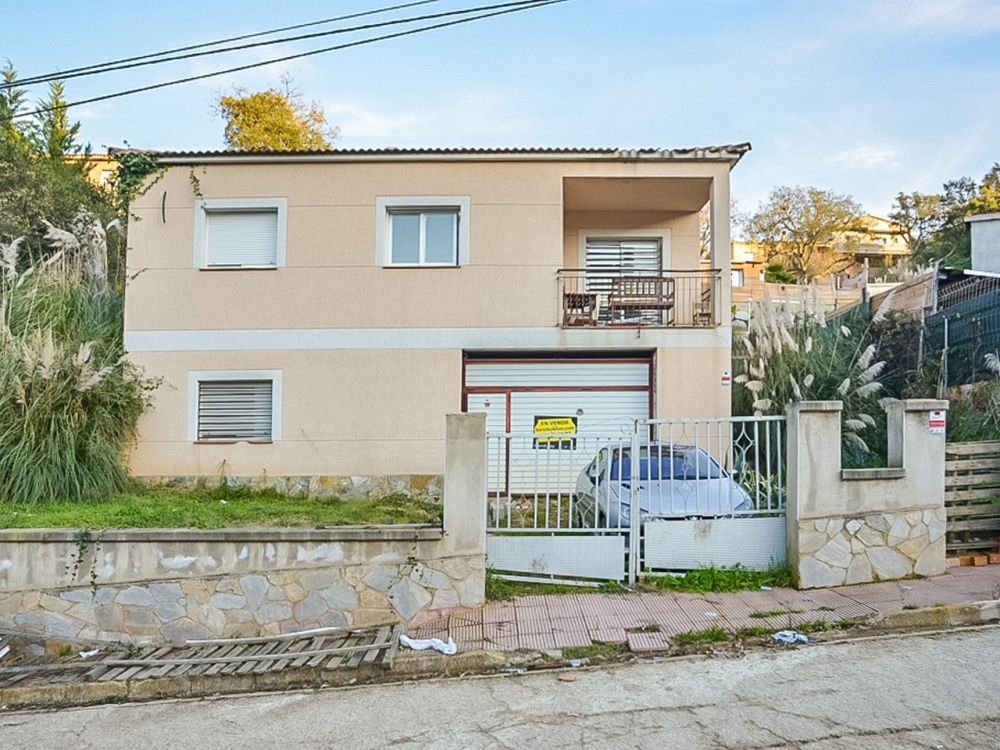 Casa en venta en C. De La Font (urb. Montbarbat), 3, Maçanet De La Selva, Girona