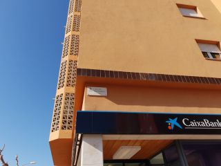 Local en venta en Figueres de 97  m²