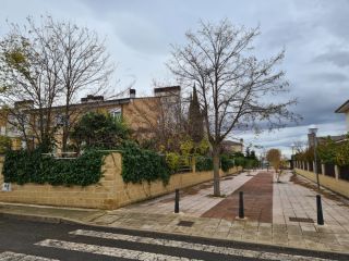 Unifamiliar en venta en Carbajosa De La Sagrada de 277  m²
