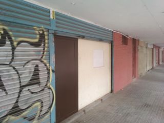 Local en venta en Cornellà De Llobregat de 115  m²