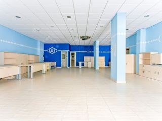 Local comercial en Av Torre de la Vila 3