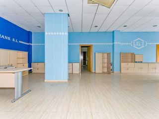 Local comercial en Av Torre de la Vila 7