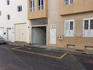 Piso y garajes en C/ Agustín Espinosa, Arrecife 1