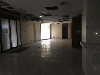 Local comercial en Av Torrente Gornal - El Hospitalet de Llobregat - 2