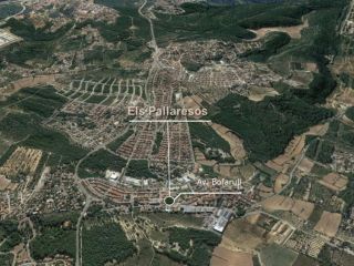 Solar con vivienda en Av Bofarull 4