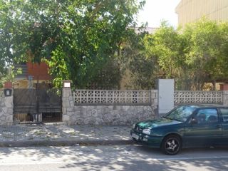 Solar con vivienda en Av Bofarull 6