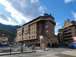 Piso en venta en Vielha de 79  m²