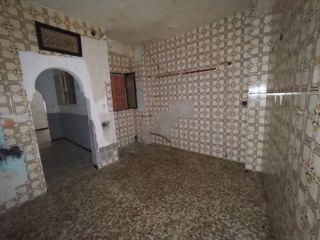 Casa en venta en C. Puebla De Los Infantes, 39, Sevilla, Sevilla 13