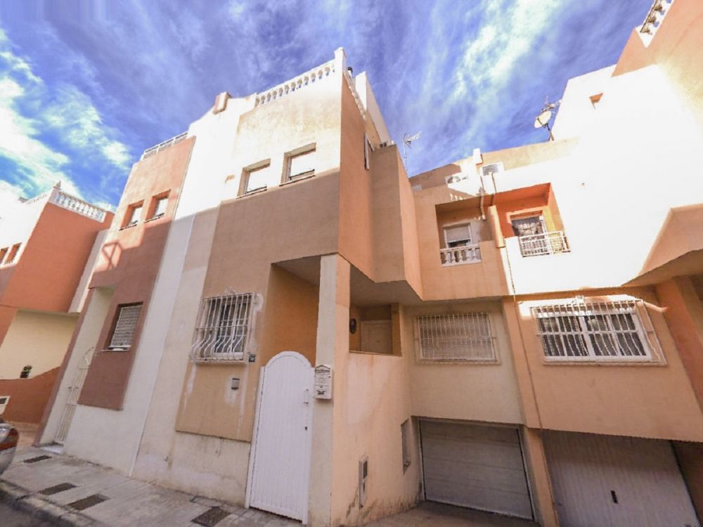 Duplex en venta en Huercal De Almeria de 178 m²