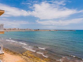 Se vende piso - apartamento 1a línea de playa en Torrevieja con espectaculares vistas al mar  24